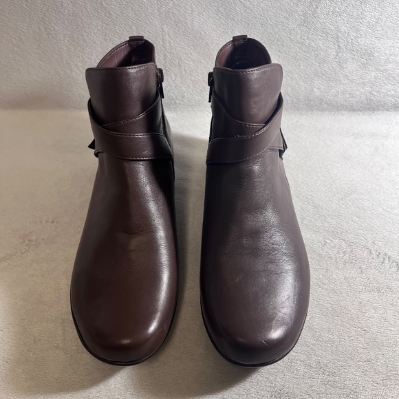 Naturalizer Women's Casandra Booties Brown Color Leather Size 10.5M - Picture 8 of 13